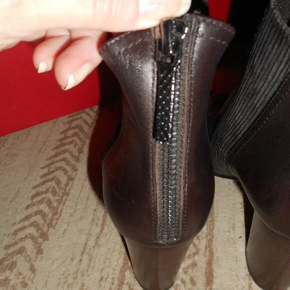 Donald J. Pliner stingray like leather ankle boots, size 7.5M - Picture 6 of 10